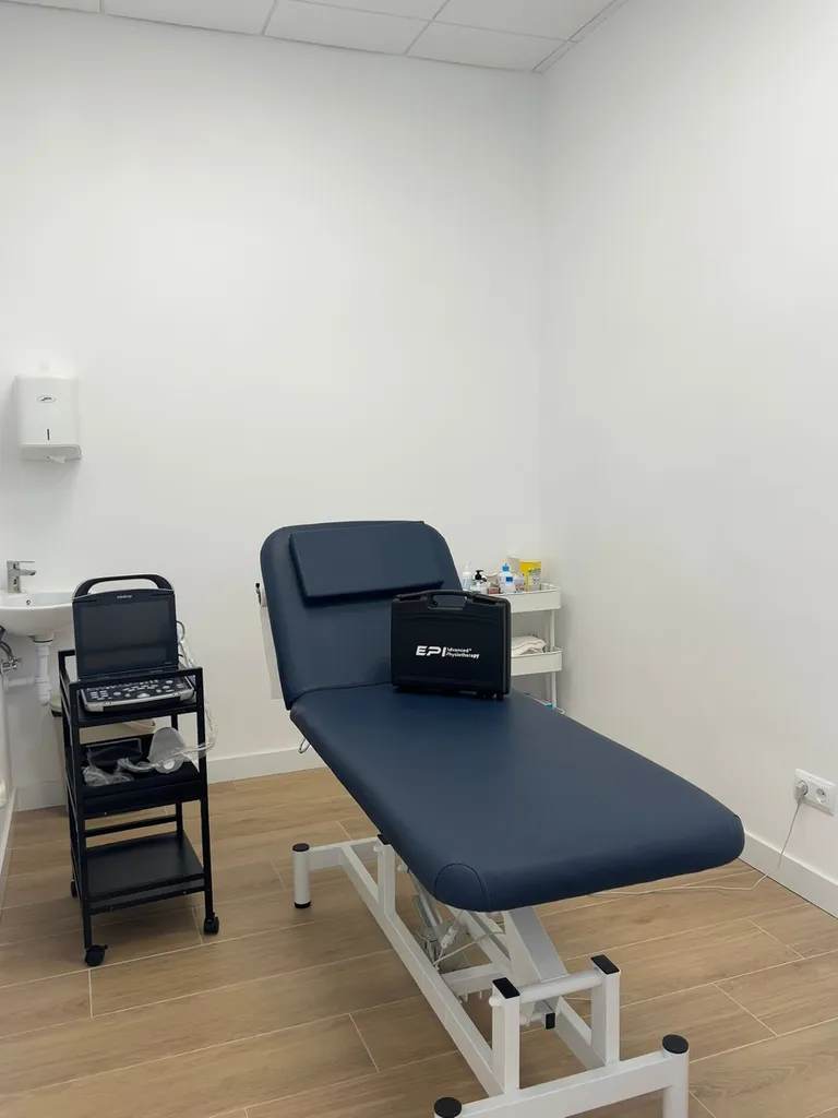 Clínica de fisioterapia Kaizen en Madrid, después de la reforma — imagen 5