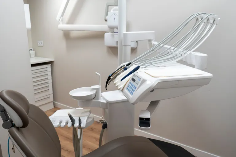 Clínica dental Cuciniello & Álvarez en Torrelodones, después de la reforma — imagen 5