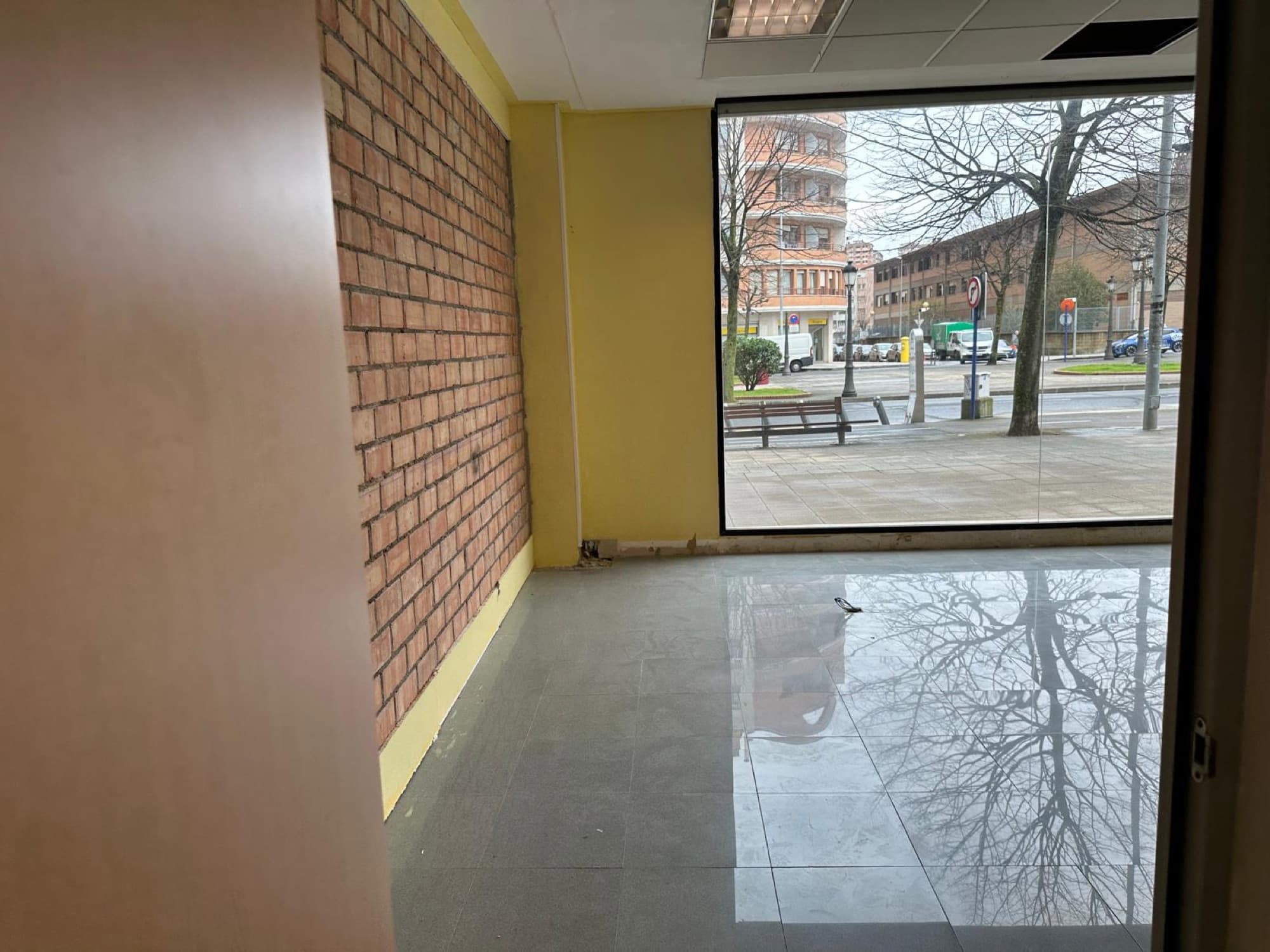 Local comercial antes de su reforma como clínica dental