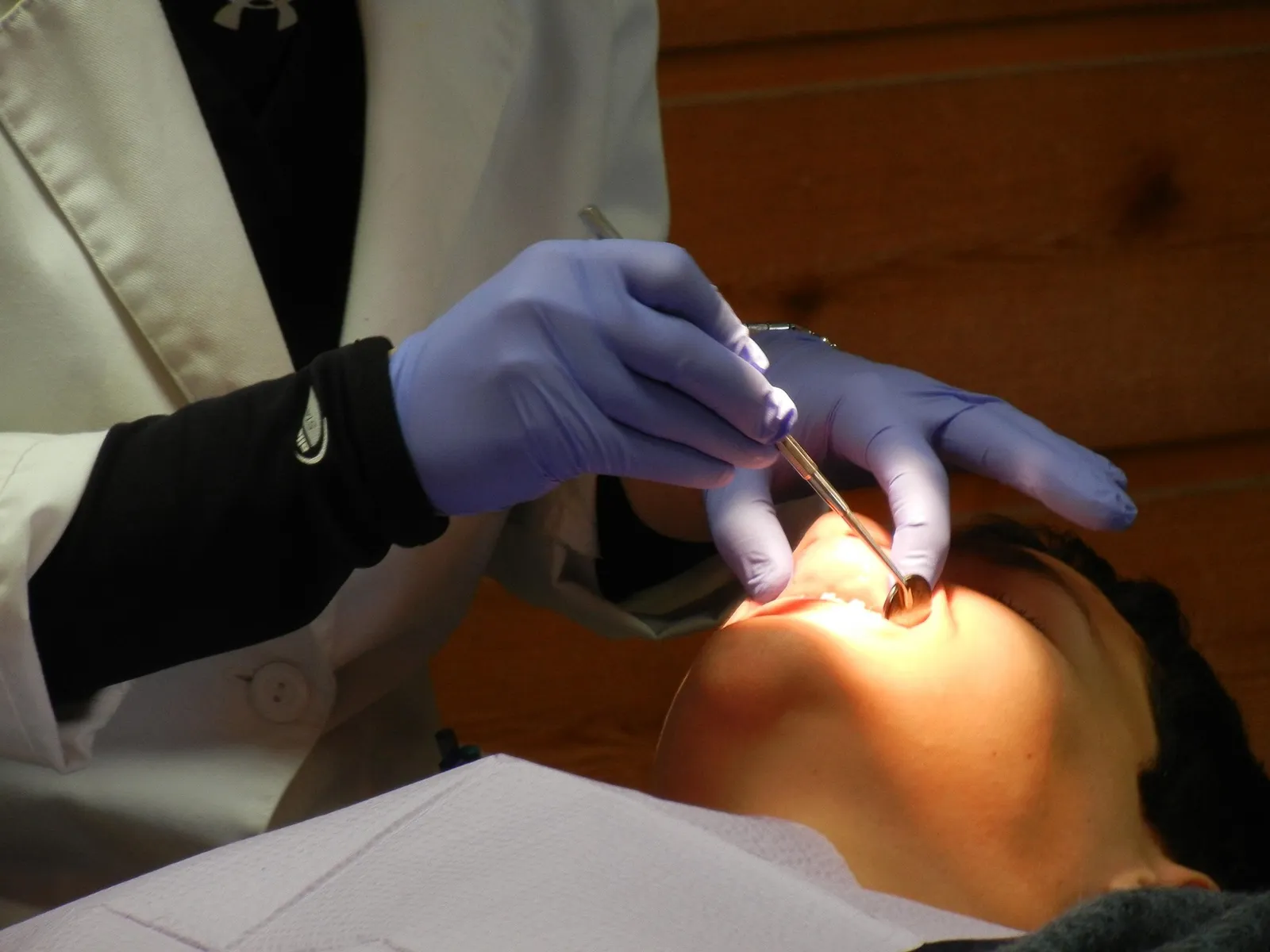 iluminación en clínicas dentales